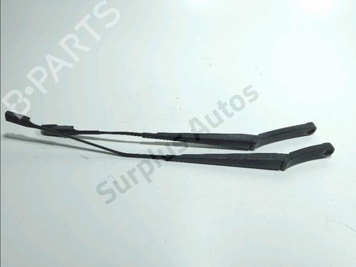 Used Front windshield wiper arm SKODA OCTAVIA III (5E3, NL3, NR3) 1.4 TSI (140 hp) 32488852