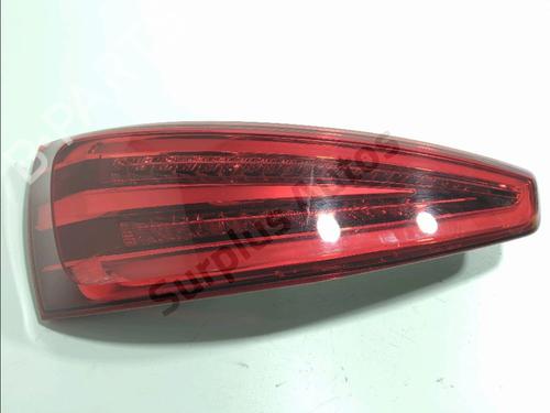 Venstre baglygte AUDI Q3 (8UB, 8UG) 2.0 TDI (140 hp) 32402345