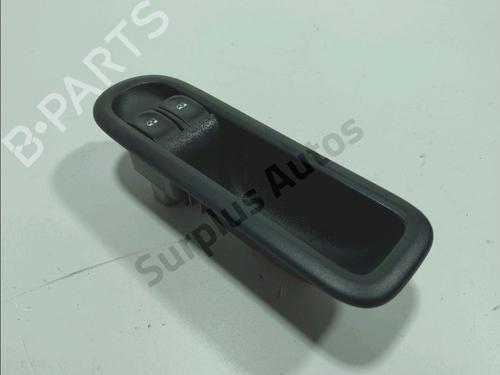 Used Left front window switch RENAULT CLIO III (BR0/1, CR0/1) 1.5 dCi (C/BR0G, C/BR1G) (68 hp) 32260999
