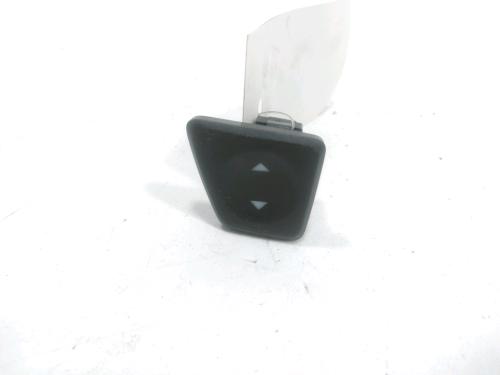 Used Left front window switch Left front window switch FIAT 500 (312_) 1.2 (312AXA1A) (69 hp) 37778048 37778048