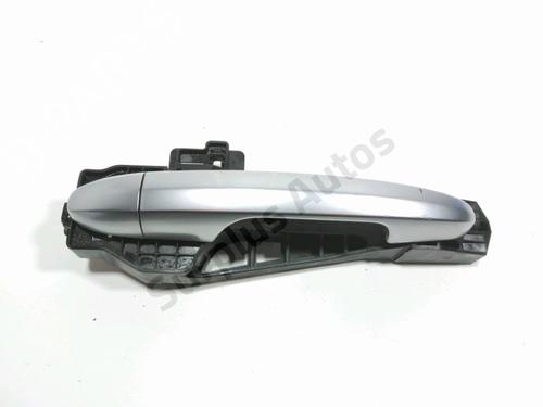 Used Front right exterior door handle FIAT 500L (351_, 352_) 1.6 D Multijet (199LYD1B) (105 hp) 28242079
