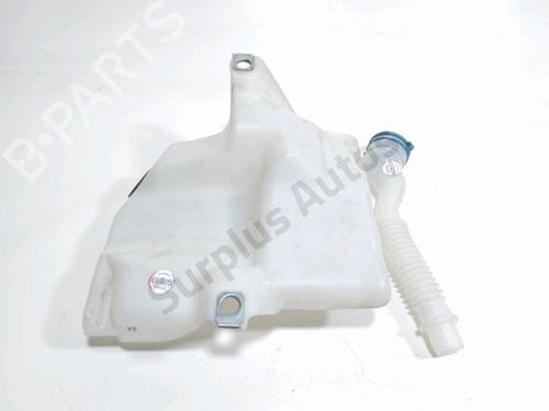Used Windscreen washer tank Windscreen washer tank FORD C-MAX II (DXA/CB7, DXA/CEU) 1.0 EcoBoost (125 hp) 35972697 35972697