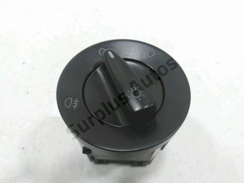 Used Headlight switch VW GOLF IV (1J1) 1.6 (100 hp) 30990446