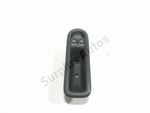 Used Left front window switch RENAULT CLIO III (BR0/1, CR0/1) 1.5 dCi (C/BR0G, C/BR1G) (68 hp) 29858742