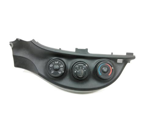 Used Climate control TOYOTA YARIS (_P13_) 1.4 D (NLP130_, NLP130) (90 hp) 30988473