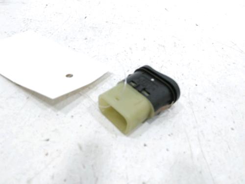 Right front window switch FORD FOCUS I (DAW, DBW) 1.4 16V | BP30994274I26