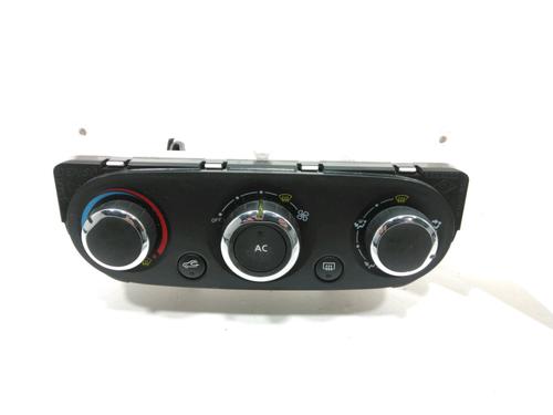 climate-control-renault-clio-iv-bh_-2012-2013-2014-2015-2016-2017-2018-2019-2020-2021-30988512 main image