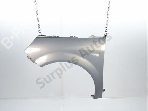 Used Left front fenders Left front fenders 37167886 37167886