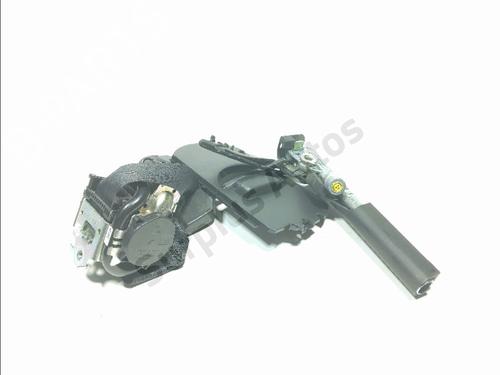 front-right-seatbelt-renault-clio-v-b7_-2019-39260007 main image