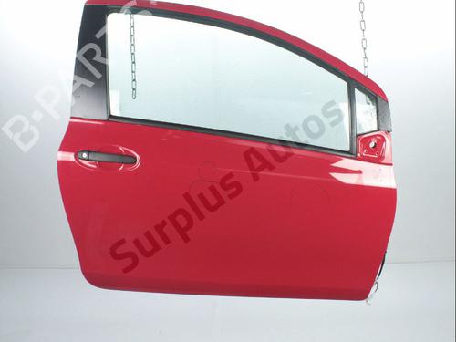 Used Right front door TOYOTA YARIS (_P9_) 1.0 VVT-i (KSP90_, KSP90R) (69 hp) 28243851