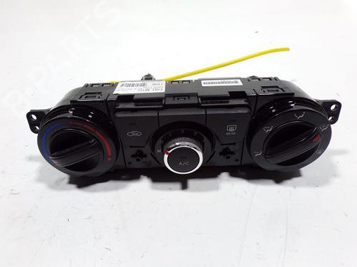 Used Climate control HYUNDAI i20 I (PB, PBT) 1.1 CRDi (75 hp) 28227539