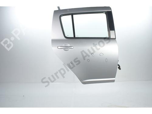 Dør høyre bak SUZUKI SWIFT III (MZ, EZ) 1.3 (RS413, ZC11S) (92 hp) 28253195