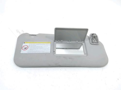 Used Right sun visor Right sun visor 31002688 31002688