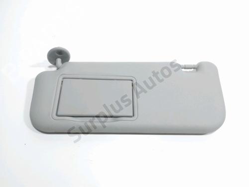Used Left sun visor TOYOTA YARIS (_P13_) 1.5 Hybrid (NHP130_, NHP130) (101 hp) 30087233