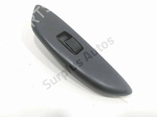 Used Right front window switch TOYOTA YARIS (_P1_) 1.4 D-4D (NLP10_, NLP10R) (75 hp) 31207653