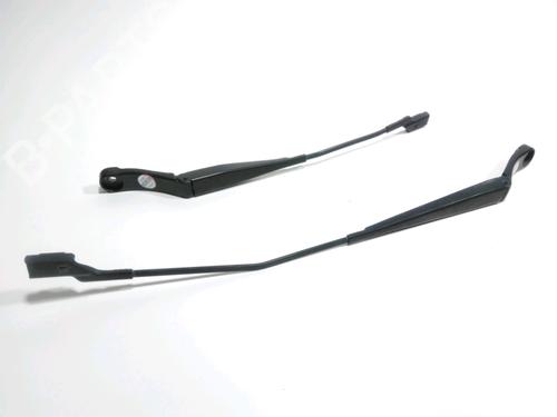 Used Front windshield wiper arm FORD KA+ III (UK, FK) 1.2 Ti-VCT (85 hp) 28271732
