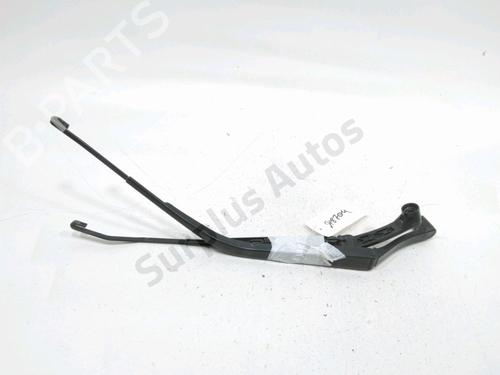 Used Front windshield wiper arm MITSUBISHI ASX (GA_W_) 1.8 DI-D (GA6W) (116 hp) 31007921