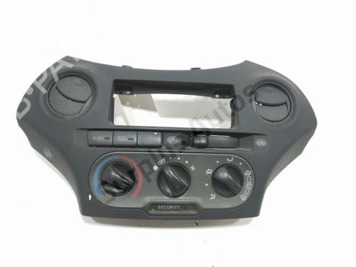 Used Climate control TOYOTA YARIS (_P1_) 1.0 (SCP10_, SCP10R) (65 hp) 30988733