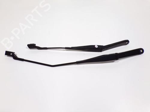 Used Front windshield wiper arm FORD FIESTA VI (CB1, CCN) 1.25 (60 hp) 29860197
