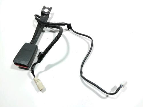 Used Seat buckle TOYOTA YARIS (_P9_) 1.3 VVT-i (SCP90_, SCP90R) (87 hp) 29857539