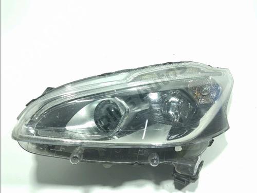 Phare gauche PEUGEOT 208 I (CA_, CC_) 1.2 VTI 82 (82 hp) 31664365