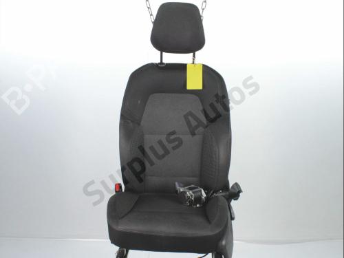left-front-seat-renault-clio-v-b7_-2019-40491045 main image