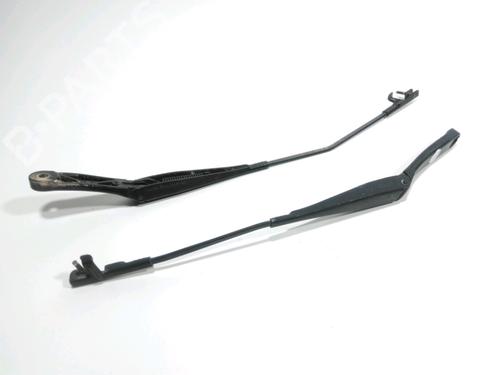 Used Front windshield wiper arm Front windshield wiper arm 37790012 37790012
