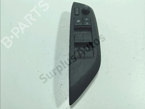 Used Left front window switch Left front window switch TOYOTA YARIS CROSS (MXP_) 1.5 Hybrid (MXPJ10) (116 hp) 36764853 36764853