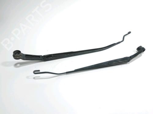 Used Front windshield wiper arm Front windshield wiper arm 37789941 37789941