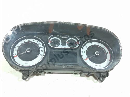 Used Instrument cluster Instrument cluster FIAT 500L (351_, 352_) 1.6 D Multijet (199LYD1B) (105 hp) 40464553 40464553