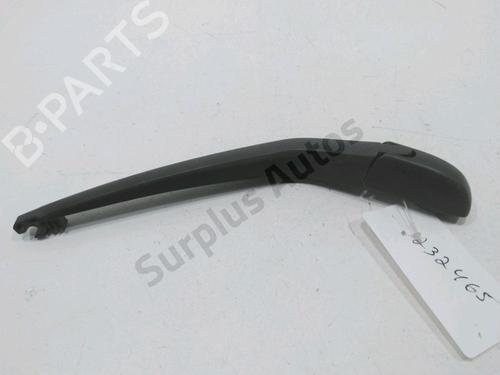Used Rear windshield wiper arm TOYOTA YARIS (_P13_) 1.4 D (NLP130_, NLP130) (90 hp) 31007443