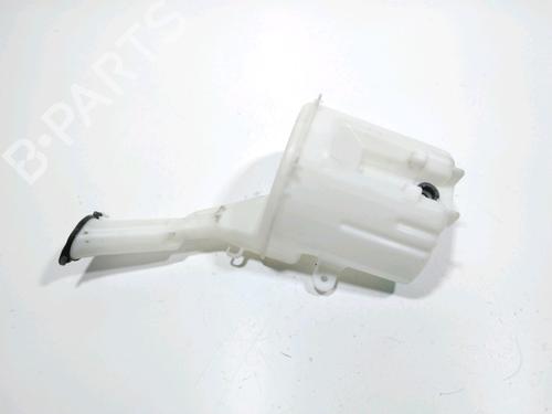 Used Windscreen washer tank TOYOTA YARIS VERSO (_P2_) 1.4 D-4D (NLP20_, NLP22_) (75 hp) 28274054