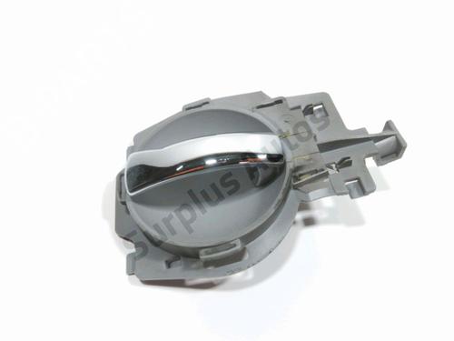 Used Front right interior door handle Front right interior door handle 29580048 29580048