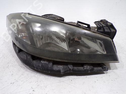 Used Right headlight RENAULT LAGUNA II (BG0/1_) 1.9 dCi (BG1A, BG1W, BG0G) (110 hp) 31004791