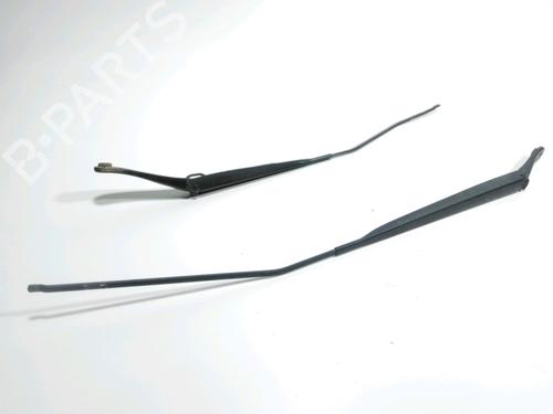 Used Front windshield wiper arm RENAULT LAGUNA III (BT0/1) 1.5 dCi (BT00, BT0A, BT0T, BT1J) (110 hp) 28271822