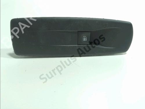 Mando elevalunas delantera derecho RENAULT MEGANE III Hatchback (BZ0/1_, B3_) 1.9 dCi (BZ0N, BZ0J) (131 hp) 32379554