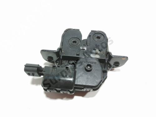 Used Tailgate lock RENAULT TWINGO III (BCM_, BCA_) 0.9 TCe 90 (BCM9, BCM2) (90 hp) 31987067