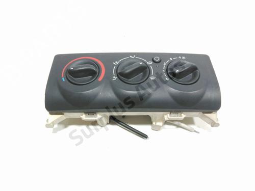 Used Climate control Climate control RENAULT CLIO II (BB_, CB_) 1.5 dCi (B/CB07) (65 hp) 40213088 40213088