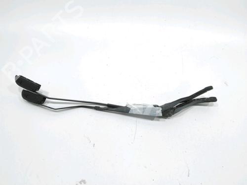 Used Front windshield wiper arm PEUGEOT 106 II (1A_, 1C_) 1.0 i (50 hp) 31007674