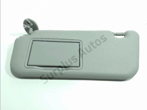 Parasol derecha Parasol derecha TOYOTA YARIS (_P13_) 1.5 (NSP131_) (112 hp) 33974197 33974197