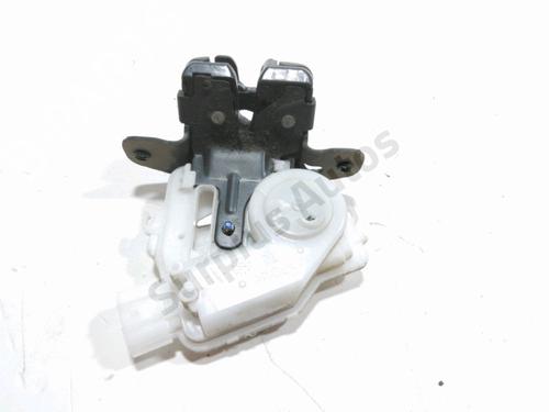 Used Tailgate lock TOYOTA AURIS Estate (_E18_) 1.8 Hybrid (ZWE186_, ZWE186R, ZWE186H) (136 hp) 32040898