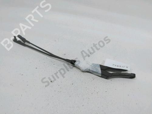 Used Front windshield wiper arm VW GOLF PLUS V (5M1, 521) 1.9 TDI (105 hp) 31007919