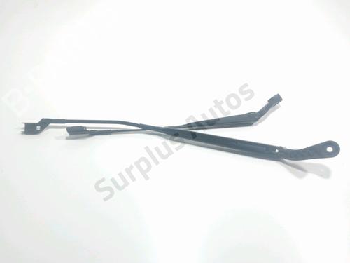 Used Front windshield wiper arm OPEL ADAM (M13) 1.4 (87 hp) 30475517