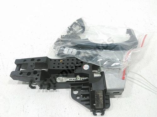 front-left-exterior-door-handle-audi-a4-b8-8k2-2007-2008-2009-2010-2011-2012-2013-2014-2015-2016-2017-40213679 main image