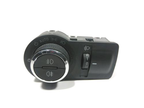 Used Headlight switch CHEVROLET AVEO Hatchback (T300) 1.3 D (95 hp) 28228482