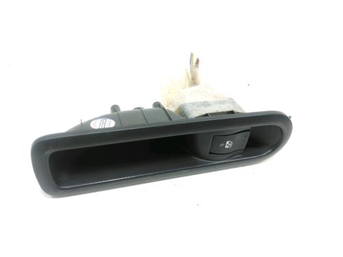 Used Right rear window switch RENAULT MEGANE II Estate (KM0/1_) 1.5 dCi (KM16, KM1E) (106 hp) 31938761