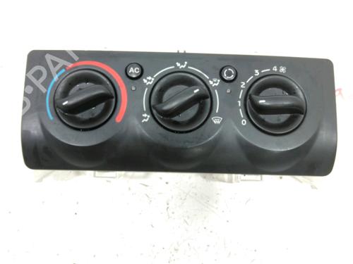 Used Climate control RENAULT CLIO II (BB_, CB_) 1.2 16V (BB05, BB0W, BB11, BB27, BB2T, BB2U, BB2V, CB05,... (75 hp) 32153698