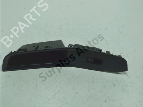 right-rear-window-switch-mg-mg-zs-suv-azs1-2017-36314767 main image
