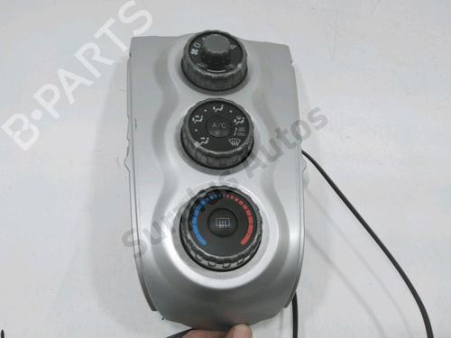 Used Climate control TOYOTA YARIS (_P9_) 1.4 D-4D (NLP90_, NLP90R) (90 hp) 30988821
