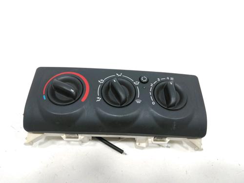 AC Styreenhet / Manøvreringsenhet RENAULT CLIO II (BB_, CB_) 1.5 dCi (B/CB07) (65 hp) 30988559